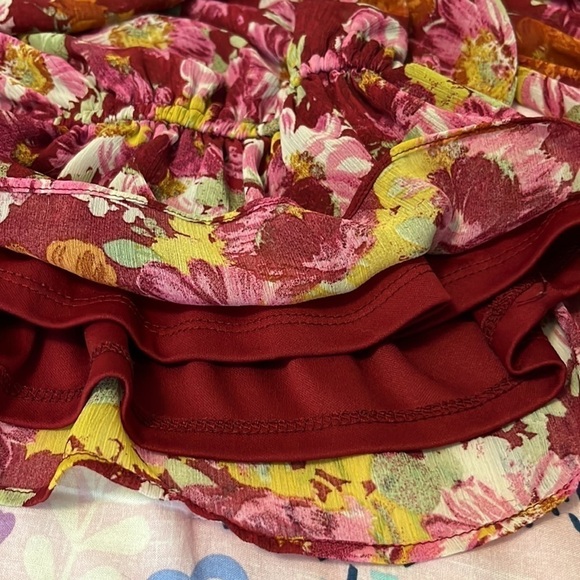 WAYF Square Neck Flounce Sleeve Floral Blouse - Picture 11 of 15